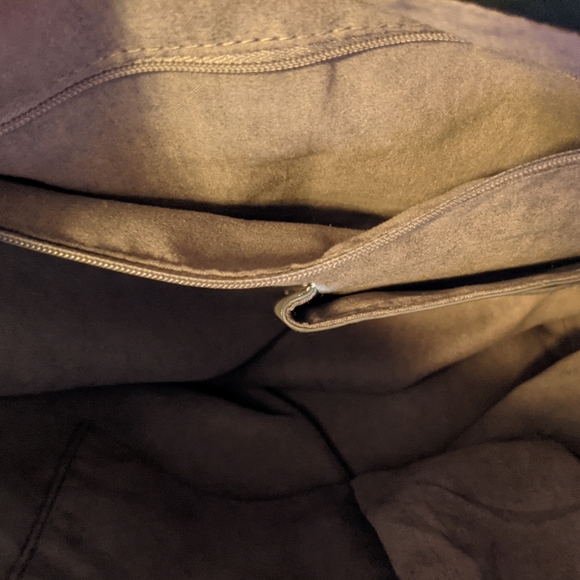 NWT Vince Camuto Black Pebbled Leather Bag w/silver accts, coin case, dust bag - Picture 11 of 13